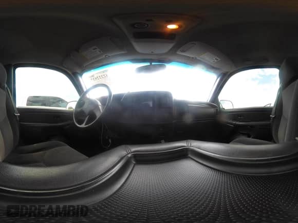 2004 Chevrolet Silverado 1500 z VIN 1GCEC14T74Z219580, wystawiony jako IAAI lot #42222937 z przebiegiem 125 770 mil mil oraz . Historia ofert i sprzedaży dostępna na DreamBid. Obrazek 18.