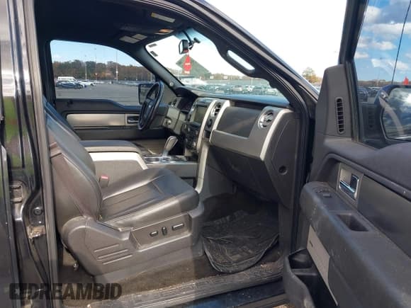 ✅ 2014 Ford F-150 Platinum • VIN: 1FTFW1ET5EFC89771 • Lot: 43499145. Wystawiony na IAAI z przebiegiem 174 908 mil. Bezpłatny archiwum sprzedaży aukcyjnych z USA i szczegółowy raport historii pojazdu na DreamBid. Zdjęcie 5.