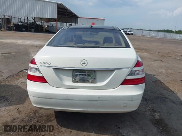 ✅ 2008 Mercedes-Benz S 550 • VIN: WDDNG71X68A192851 • Lot: 42869263. Wystawiony na IAAI z przebiegiem 214 011 mil. Bezpłatny archiwum sprzedaży aukcyjnych z USA i szczegółowy raport historii pojazdu na DreamBid. Zdjęcie 16.
