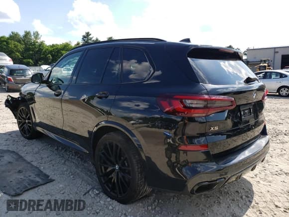✅ 2021 BMW X5 M50i • VIN: 5UXJU4C02M9E97812 • Лот: 62285054. Опубликован ранее на Copart с пробегом 47 747 миль. Бесплатный доступ к архиву аукционных продаж из США и подробный отчёт об истории автомобиля на DreamBid. Изображение 2.