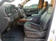 ✅ 2022 Chevrolet Silverado 1500 High Country • VIN: 3GCPAFED1NG522942 • Лот: 85318435. Опубликован ранее на Copart с пробегом 46 662 миль. Бесплатный доступ к архиву аукционных продаж из США и подробный отчёт об истории автомобиля на DreamBid. Изображение 7.