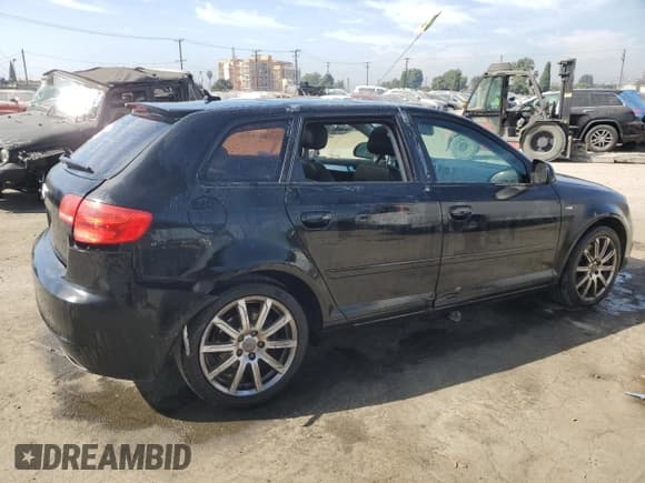✅ 2010 Audi A3 Premium Plus • VIN: WAUKEAFM6AA133378 • Lot: 75885044. Wystawiony na Copart z przebiegiem 165 077 mil. Bezpłatny archiwum sprzedaży aukcyjnych z USA i szczegółowy raport historii pojazdu na DreamBid. Zdjęcie 3.