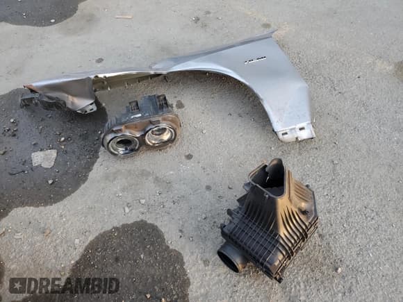 ✅ 2018 Dodge Challenger R/T • VIN: 2C3CDZBT9JH130793 • Lot: 91730915. Listed on Copart with 130,301 mi. Free auction sales archive from the USA and detailed vehicle history report at DreamBid. Image 12.