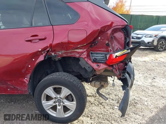 ✅ 2021 Toyota RAV4 XLE • VIN: 2T3P1RFV0MW159167 • Lot: 43605933. Wystawiony na IAAI z przebiegiem 88 477 mil. Bezpłatny archiwum sprzedaży aukcyjnych z USA i szczegółowy raport historii pojazdu na DreamBid. Zdjęcie 6.