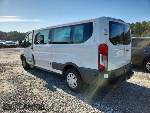 ✅ 2018 Ford Transit Passenger XL • VIN: 1FBZX2ZM1JKA29120 • Lot: 69447855. Listed on Copart with 148,223 mi. Free auction sales archive from the USA and detailed vehicle history report at DreamBid. Image 2.