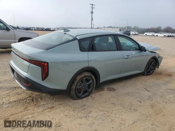 ✅ 2025 Kia K4 LXS • VIN: 3KPFT4DE9SE057385 • Лот: 93445065. Опубликован ранее на Copart с пробегом 18 786 миль. Бесплатный доступ к архиву аукционных продаж из США и подробный отчёт об истории автомобиля на DreamBid. Изображение 3.