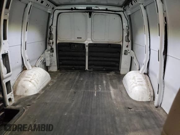 ✅ 2017 Chevrolet Express Cargo • VIN: 1GCWGAFF2H1345821 • Lot: 80518245. Listed on Copart with 196,096 mi. Free auction sales archive from the USA and detailed vehicle history report at DreamBid. Image 10.