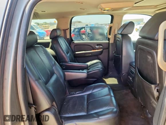 ✅ 2007 Chevrolet Suburban LTZ • VIN: 1GNFC160X7R313925 • Lot: 65341235. Listed on Copart with 221,393 mi. Free auction sales archive from the USA and detailed vehicle history report at DreamBid. Image 11.