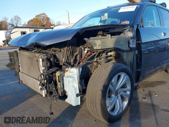 ✅ 2022 Volkswagen Atlas SE • VIN: 1V2KR2CA8NC551702 • Лот: 43642636. Опубликован ранее на IAAI с пробегом 52 057 миль. Бесплатный доступ к архиву аукционных продаж из США и подробный отчёт об истории автомобиля на DreamBid. Изображение 6.