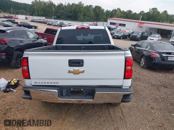 ✅ 2018 Chevrolet Silverado 1500 LT • VIN: 3GCUKRECXJG240057 • Лот: 43256561. Опубликован ранее на IAAI с пробегом 187 161 миль. Бесплатный доступ к архиву аукционных продаж из США и подробный отчёт об истории автомобиля на DreamBid. Изображение 17.