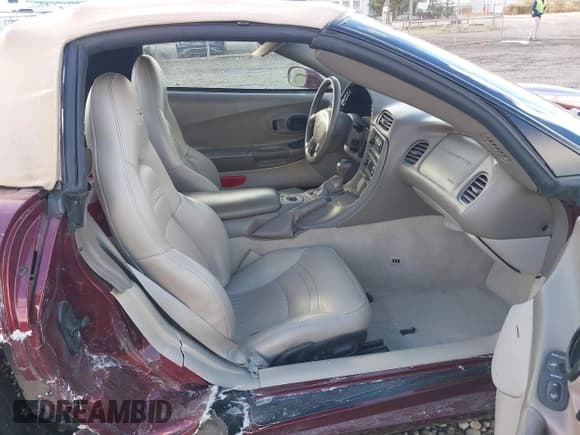 ✅ 2003 Chevrolet Corvette • VIN: 1G1YY32G135131199 • Lot: 43533673. Wystawiony na IAAI z przebiegiem 118 529 mil. Bezpłatny archiwum sprzedaży aukcyjnych z USA i szczegółowy raport historii pojazdu na DreamBid. Zdjęcie 5.