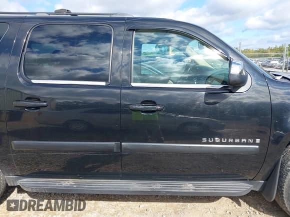 ✅ 2007 Chevrolet Suburban LT • VIN: 1GNFK16307R360880 • Лот: 43586256. Опубликован ранее на IAAI с пробегом 268 825 миль. Бесплатный доступ к архиву аукционных продаж из США и подробный отчёт об истории автомобиля на DreamBid. Изображение 13.