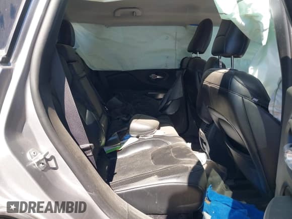 ✅ 2019 Jeep Cherokee Latitude Plus • VIN: 1C4PJLLB1KD160703 • Lot: 43564757. Wystawiony na IAAI z przebiegiem 60 991 mil. Bezpłatny archiwum sprzedaży aukcyjnych z USA i szczegółowy raport historii pojazdu na DreamBid. Zdjęcie 8.