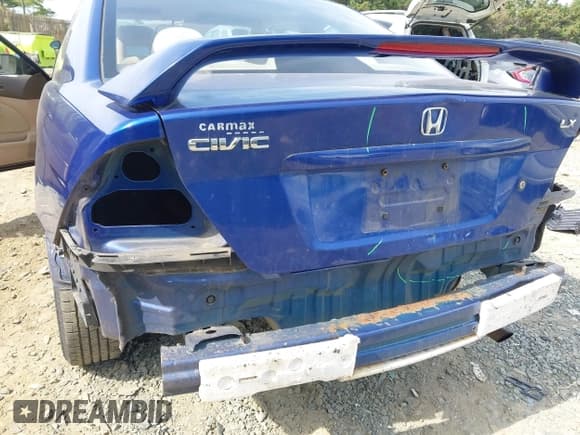 ✅ 2005 Honda Civic LX • VIN: 1HGEM22545L054536 • Лот: 43293238. Опубликован ранее на IAAI с пробегом 212 318 миль. Бесплатный доступ к архиву аукционных продаж из США и подробный отчёт об истории автомобиля на DreamBid. Изображение 6.