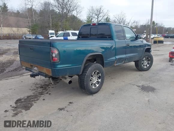 ✅ 1998 Dodge Dakota SLT • VIN: 1B7GG22XXWS625292 • Lot: 41704917. Wystawiony na IAAI z przebiegiem 158 629 mil. Bezpłatny archiwum sprzedaży aukcyjnych z USA i szczegółowy raport historii pojazdu na DreamBid. Zdjęcie 4.