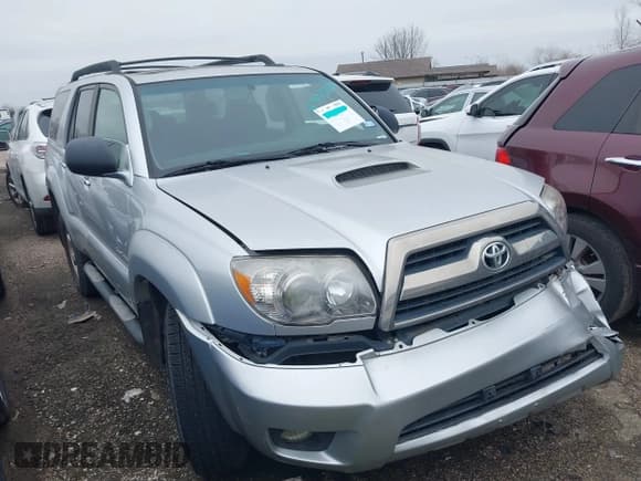 ✅ 2006 Toyota 4Runner SR5 • VIN: JTEZT14R060025644 • Lot: 41592524. Listed on IAAI with 272,352 mi. Free auction sales archive from the USA and detailed vehicle history report at DreamBid. Image 1.