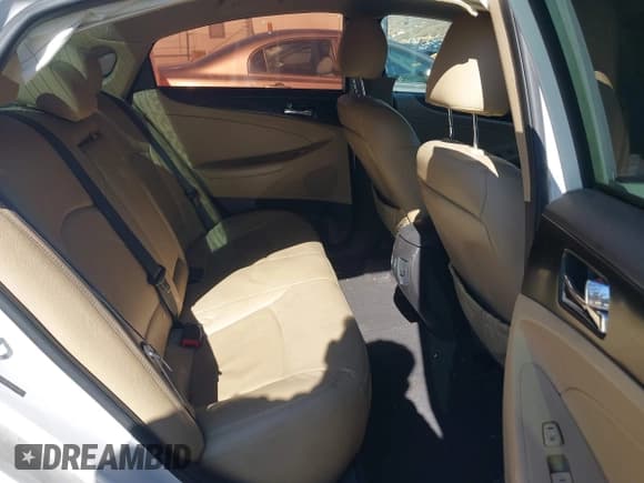 ✅ 2012 Hyundai Sonata SE • VIN: 5NPEC4AC3CH479616 • Lot: 43465645. Listed on IAAI with 171,948 mi. Free auction sales archive from the USA and detailed vehicle history report at DreamBid. Image 8.