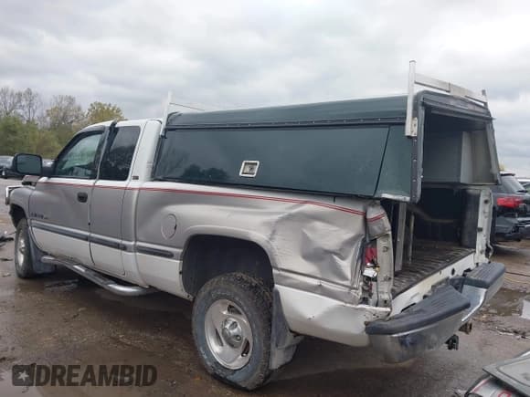 ✅ 1998 Dodge 1500 • VIN: 1B7HF13Y6WJ115956 • Лот: 43548056. Опубликован ранее на IAAI с пробегом 175 510 миль. Бесплатный доступ к архиву аукционных продаж из США и подробный отчёт об истории автомобиля на DreamBid. Изображение 3.