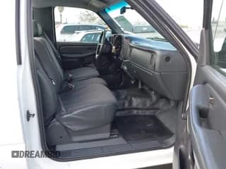 ✅ 1999 Chevrolet Silverado 2500 LS • VIN: 1GCGC24U0XE191334 • Lot: 42861492. Wystawiony na IAAI z przebiegiem 214 132 mil. Bezpłatny archiwum sprzedaży aukcyjnych z USA i szczegółowy raport historii pojazdu na DreamBid. Zdjęcie 5.