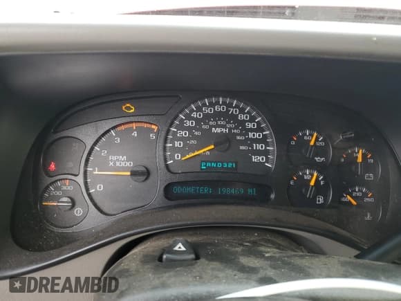 ✅ 2005 Chevrolet Silverado 2500HD LS • VIN: 1GCHK23275F933680 • Lot: 90767445. Wystawiony na Copart z przebiegiem 198 469 mil. Bezpłatny archiwum sprzedaży aukcyjnych z USA i szczegółowy raport historii pojazdu na DreamBid. Zdjęcie 9.