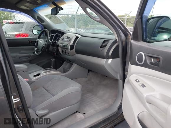 ✅ 2009 Toyota Tacoma PreRunner • VIN: 3TMKU72N29M019402 • Lot: 43317826. Wystawiony na IAAI z przebiegiem 253 532 mil. Bezpłatny archiwum sprzedaży aukcyjnych z USA i szczegółowy raport historii pojazdu na DreamBid. Zdjęcie 5.