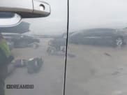 ✅ 2019 Chevrolet Tahoe LT • VIN: 1GNSCBKC8KR366460 • Lot: 41384327. Wystawiony na IAAI z przebiegiem 76 861 mil. Bezpłatny archiwum sprzedaży aukcyjnych z USA i szczegółowy raport historii pojazdu na DreamBid. Zdjęcie 20.