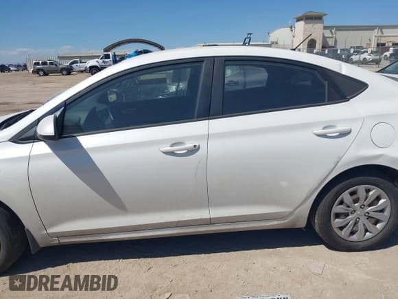 ✅ 2018 Hyundai Accent SE • VIN: 3KPC24A37JE026210 • Lot: 41753981. Wystawiony na IAAI z przebiegiem 136 056 mil. Bezpłatny archiwum sprzedaży aukcyjnych z USA i szczegółowy raport historii pojazdu na DreamBid. Zdjęcie 14.
