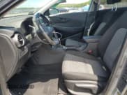 ✅ 2021 Hyundai Kona SEL • VIN: KM8K2CAA6MU607803 • Лот: 58297284. Опубликован ранее на Copart с пробегом 14 176 миль. Бесплатный доступ к архиву аукционных продаж из США и подробный отчёт об истории автомобиля на DreamBid. Изображение 7.