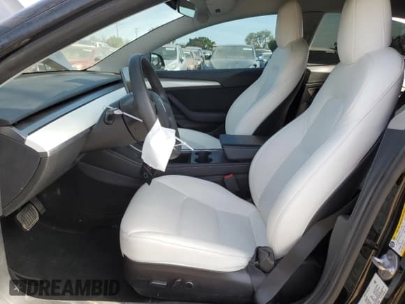 ✅ 2022 Tesla Model 3 Long Range • VIN: 5YJ3E1EB4NF122030 • Lot: 53525045. Wystawiony na Copart z przebiegiem 62 454 mil. Bezpłatny archiwum sprzedaży aukcyjnych z USA i szczegółowy raport historii pojazdu na DreamBid. Zdjęcie 7.