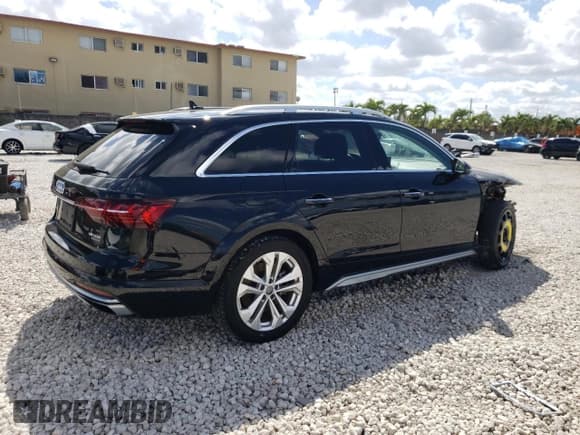 ✅ 2020 Audi allroad A4 Prestige • VIN: WA19NAF4XLA065410 • Lot: 44460274. Listed on Copart with 39,136 mi. Free auction sales archive from the USA and detailed vehicle history report at DreamBid. Image 3.