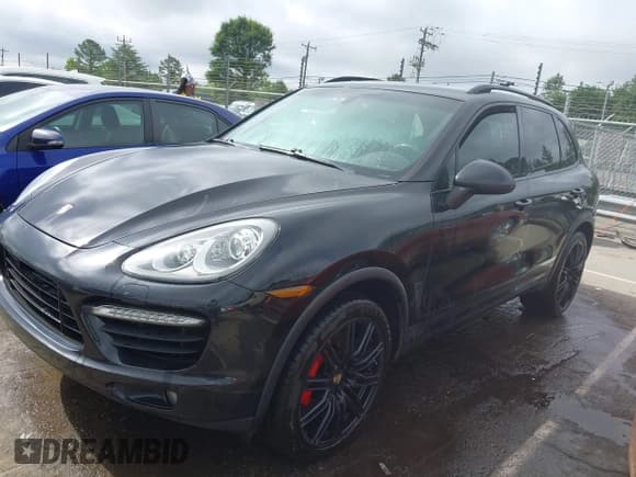 ✅ 2011 Porsche Cayenne Turbo • VIN: WP1AC2A23BLA84905 • Lot: 42295176. Wystawiony na IAAI z przebiegiem 171 027 mil. Bezpłatny archiwum sprzedaży aukcyjnych z USA i szczegółowy raport historii pojazdu na DreamBid. Zdjęcie 14.