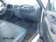 ✅ 2000 Chevrolet S-10 LS • VIN: 1GCCS14W5Y8198860 • Лот: 42696217. Опубликован ранее на IAAI с пробегом 150 213 миль. Бесплатный доступ к архиву аукционных продаж из США и подробный отчёт об истории автомобиля на DreamBid. Изображение 5.