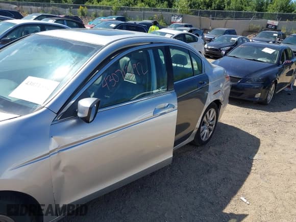 ✅ 2012 Honda Accord EX-L • VIN: 1HGCP2F87CA182801 • Lot: 43071392. Listed on IAAI with 336,561 mi. Free auction sales archive from the USA and detailed vehicle history report at DreamBid. Image 6.