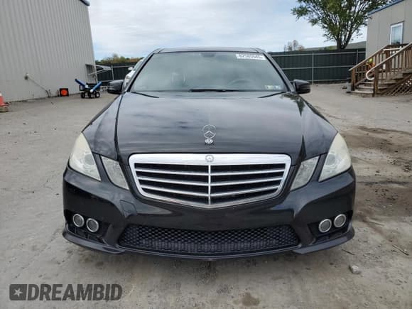 ✅ 2010 Mercedes-Benz E 350 Sport • VIN: WDDHF8HB1AA086619 • Lot: 82585545. Wystawiony na Copart z przebiegiem 159 769 mil. Bezpłatny archiwum sprzedaży aukcyjnych z USA i szczegółowy raport historii pojazdu na DreamBid. Zdjęcie 5.