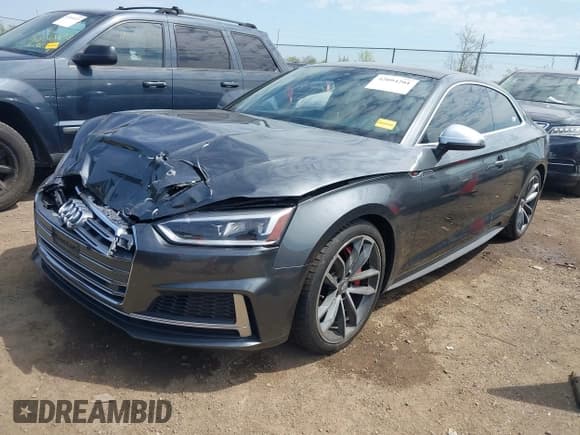 ✅ 2018 Audi S5 Premium Plus • VIN: WAUP4AF56JA008687 • Lot: 42094201. Wystawiony na IAAI z przebiegiem 51 577 mil. Bezpłatny archiwum sprzedaży aukcyjnych z USA i szczegółowy raport historii pojazdu na DreamBid. Zdjęcie 2.