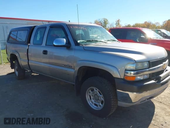 ✅ 2001 Chevrolet Silverado 2500HD LS • VIN: 1GCHK29161E337880 • Lot: 43442333. Listed on IAAI with 174,128 mi. Free auction sales archive from the USA and detailed vehicle history report at DreamBid. Image 1.