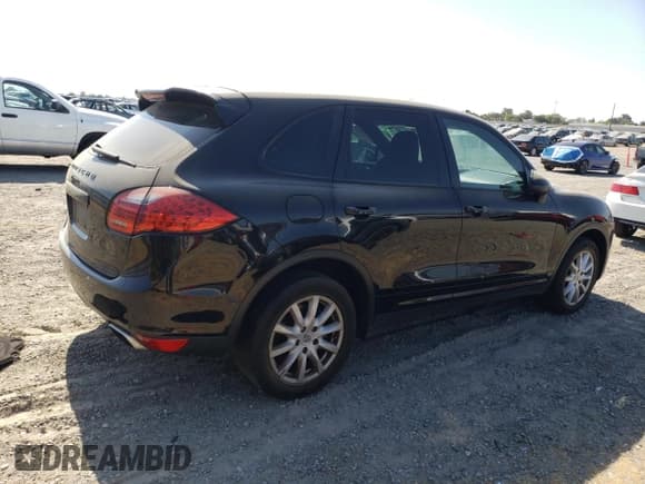 ✅ 2011 Porsche Cayenne • VIN: WP1AA2A27BLA04916 • Lot: 60176585. Listed on Copart with Not provided. Free auction sales archive from the USA and detailed vehicle history report at DreamBid. Image 3.