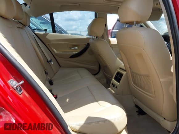 ✅ 2014 BMW 3 Series 328i • VIN: WBA3A5C56EF606046 • Lot: 42861799. Listed on IAAI with 92,687 mi. Free auction sales archive from the USA and detailed vehicle history report at DreamBid. Image 8.