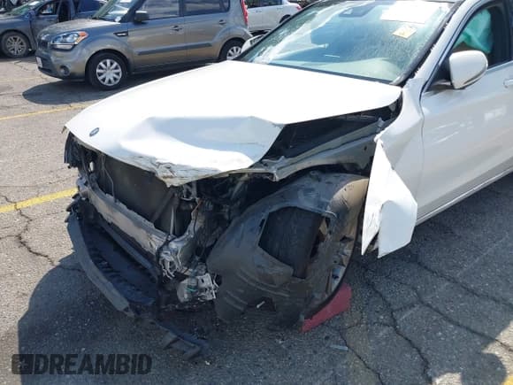 ✅ 2016 Mercedes-Benz C 300 • VIN: 55SWF4JB8GU158516 • Lot: 43270551. Listed on IAAI with 113,587 mi. Free auction sales archive from the USA and detailed vehicle history report at DreamBid. Image 6.