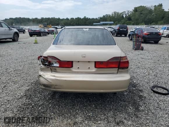 2000 Honda Accord EX с VIN 1HGCG6678YA102394, выставлен на аукционе Copart как лот 71476685 с пробегом 231 614 миль миль и Списание • Salvage title. История ставок и продаж доступна на DreamBid. Изображение 6.