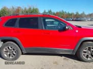 ✅ 2019 Jeep Cherokee Trailhawk • VIN: 1C4PJMBX7KD298488 • Lot: 40697687. Listed on IAAI with 127,060 mi. Free auction sales archive from the USA and detailed vehicle history report at DreamBid. Image 13.