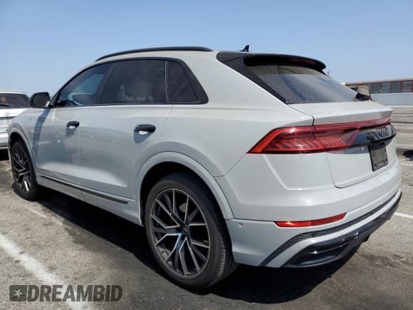 ✅ 2020 Audi Q8 Premium Plus • VIN: WA1EVAF15LD014996 • Lot: 61673685. Wystawiony na Copart z przebiegiem 110 240 mil. Bezpłatny archiwum sprzedaży aukcyjnych z USA i szczegółowy raport historii pojazdu na DreamBid. Zdjęcie 2.