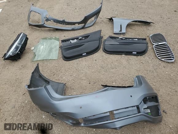 ✅ 2022 BMW 7 Series 750i xDrive • VIN: WBA7U2C01NCK70139 • Lot: 61612135. Wystawiony na Copart z przebiegiem 91 629 mil. Bezpłatny archiwum sprzedaży aukcyjnych z USA i szczegółowy raport historii pojazdu na DreamBid. Zdjęcie 12.