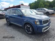 ✅ 2023 Kia Telluride S • VIN: 5XYP6DGC2PG338640 • Lot: 42963003. Wystawiony na IAAI z przebiegiem 31 807 mil. Bezpłatny archiwum sprzedaży aukcyjnych z USA i szczegółowy raport historii pojazdu na DreamBid. Zdjęcie 1.
