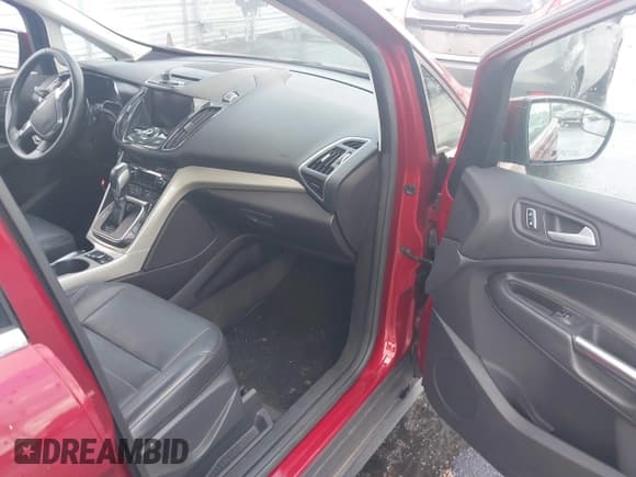 ✅ 2013 Ford C-Max SEL • VIN: 1FADP5CU7DL541744 • Lot: 43160450. Wystawiony na IAAI z przebiegiem 118 692 mil. Bezpłatny archiwum sprzedaży aukcyjnych z USA i szczegółowy raport historii pojazdu na DreamBid. Zdjęcie 5.