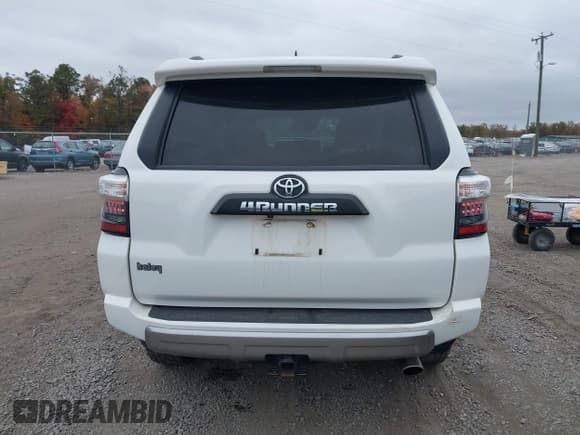 ✅ 2022 Toyota 4Runner TRD Off Road Premium • VIN: JTERU5JR2N6054938 • Lot: 43558574. Listed on IAAI with 110,801 mi. Free auction sales archive from the USA and detailed vehicle history report at DreamBid. Image 16.