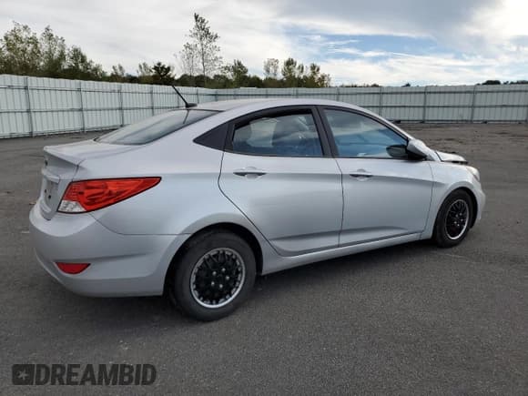 ✅ 2013 Hyundai Accent GLS • VIN: KMHCT4AE8DU364277 • Лот: 74287214. Опубликован ранее на Copart с пробегом 77 090 миль. Бесплатный доступ к архиву аукционных продаж из США и подробный отчёт об истории автомобиля на DreamBid. Изображение 3.