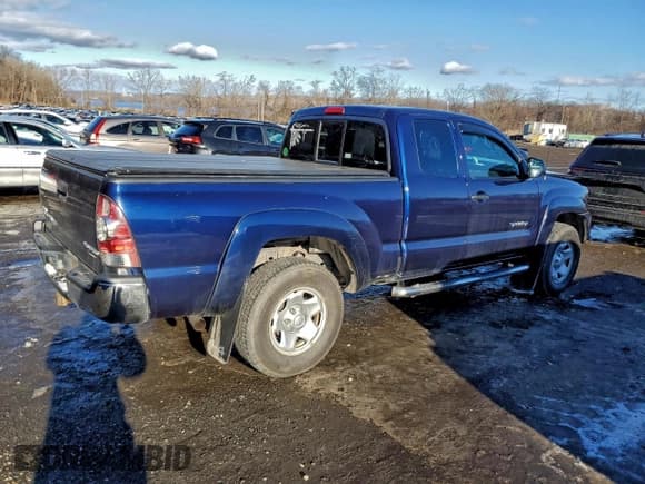 ✅ 2012 Toyota Tacoma • VIN: 5TFUU4EN4CX047111 • Lot: 96512715. Listed on Copart with 179,820 mi. Free auction sales archive from the USA and detailed vehicle history report at DreamBid. Image 3.