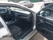 ✅ 2018 Toyota Camry SE • VIN: 4T1B11HK1JU557412 • Lot: 43654598. Wystawiony na IAAI z przebiegiem 172 826 mil. Bezpłatny archiwum sprzedaży aukcyjnych z USA i szczegółowy raport historii pojazdu na DreamBid. Zdjęcie 5.