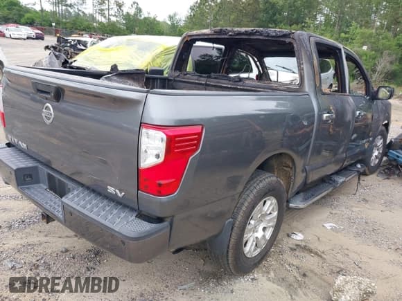 ✅ 2018 Nissan Titan SV • VIN: 1N6AA1E65JN544824 • Lot: 42224929. Wystawiony na IAAI z przebiegiem Nie podano. Bezpłatny archiwum sprzedaży aukcyjnych z USA i szczegółowy raport historii pojazdu na DreamBid. Zdjęcie 4.